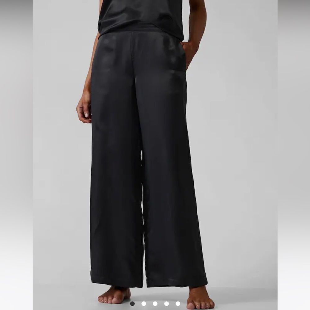 NWT New ATHLETA Calm Cool Pant Silky Lounge PJ Pajamas Pants Black Medium M